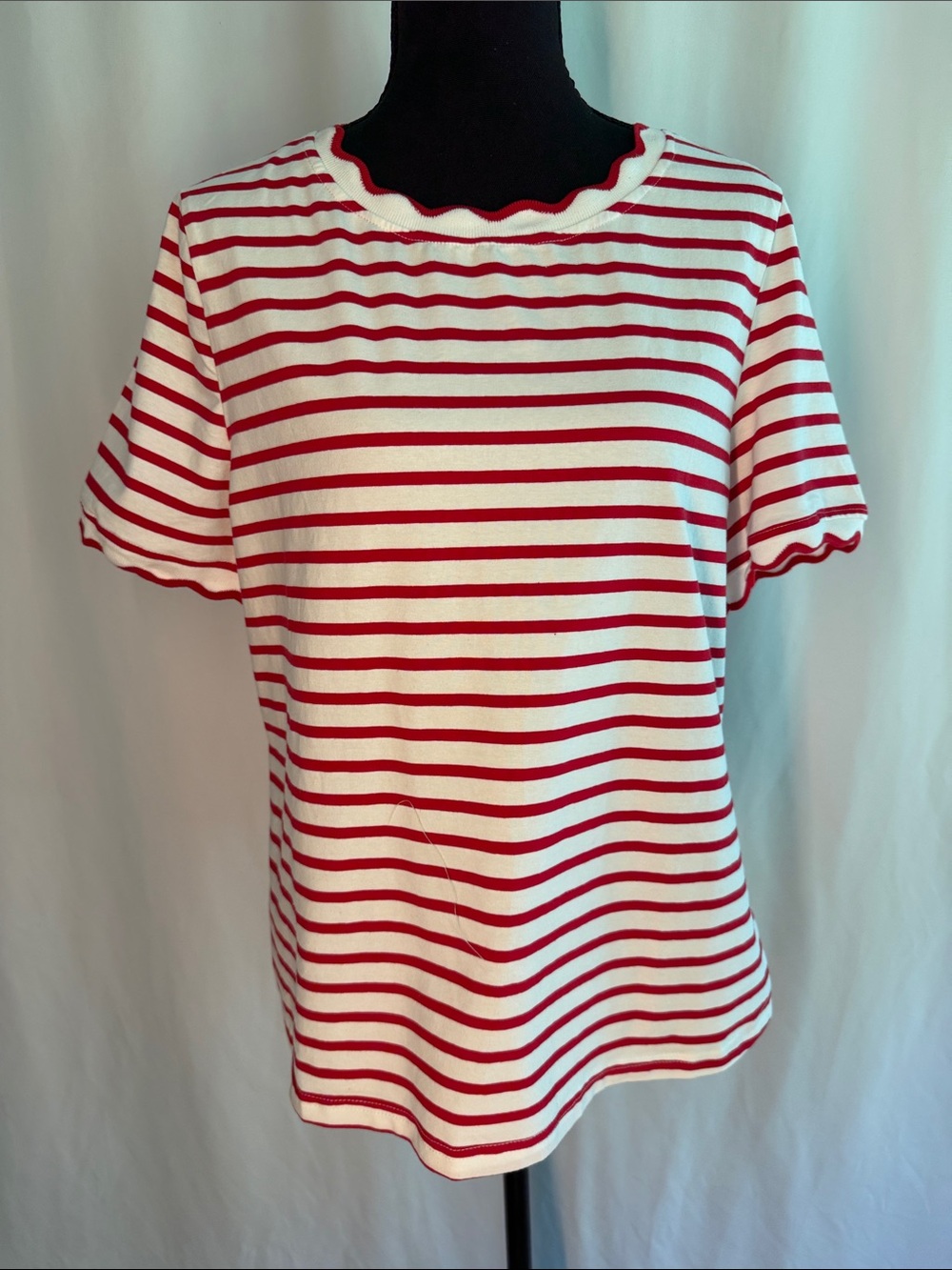 Striped Short Sleeve Tee with Scalloped Neckline - Red/White